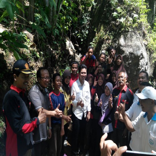 “Melukis Gunung bersama Emil Dardak”